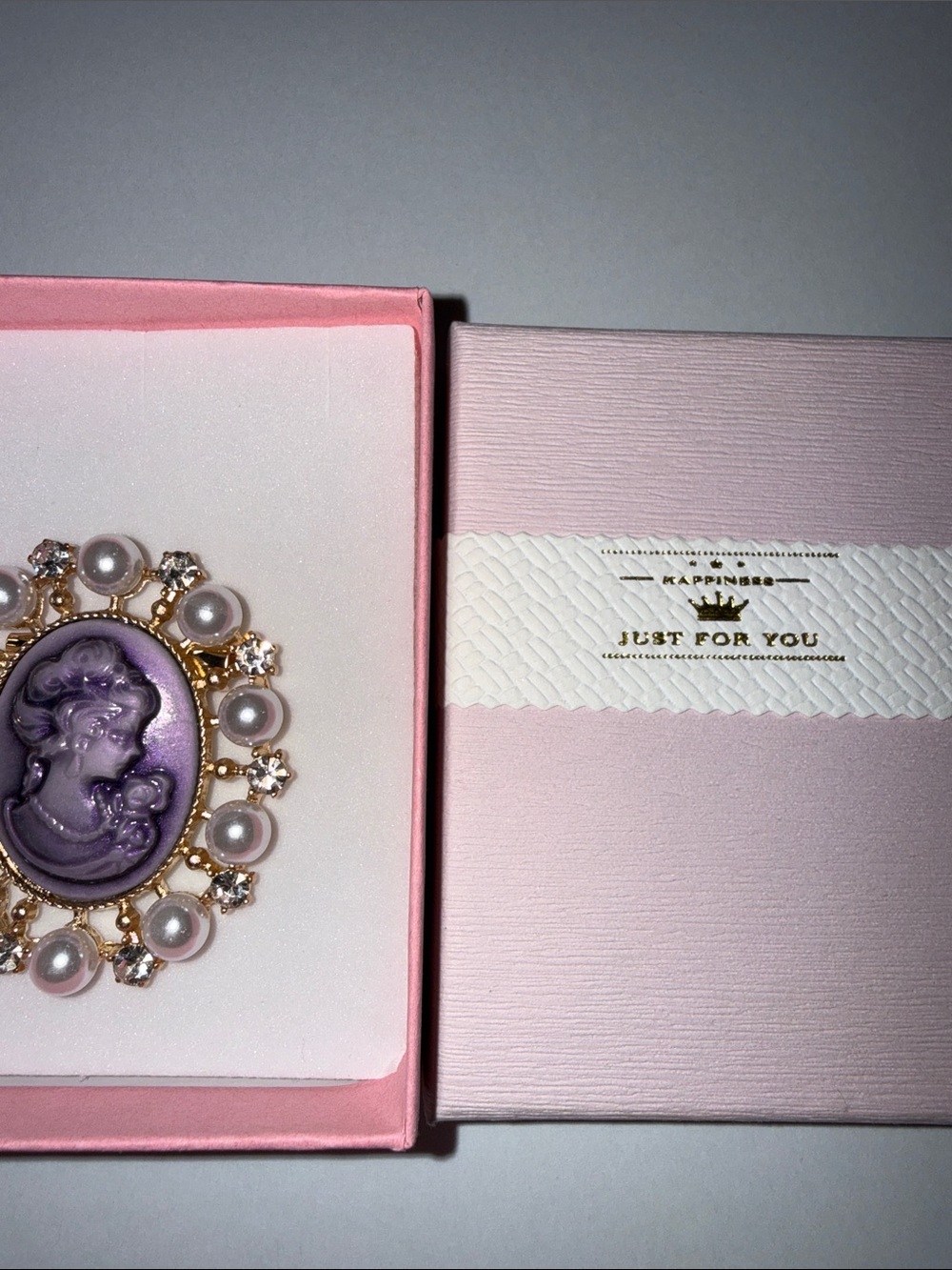 Just For You Purple Cameo Brooch with Pearls